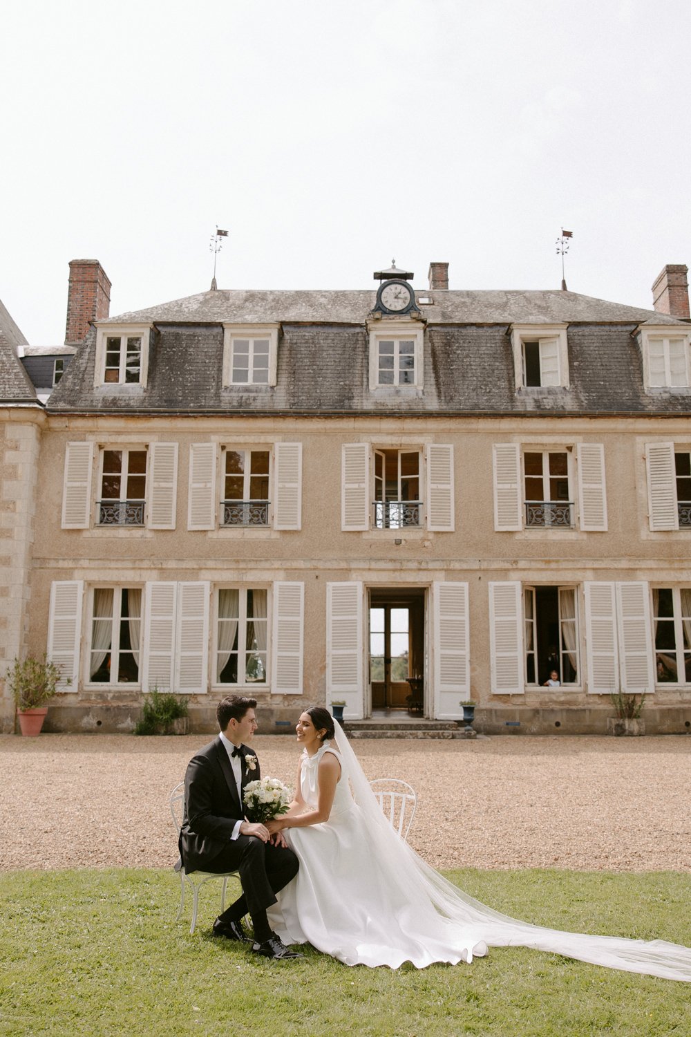 chateau de bouthonvilliers wedding photographer paris couple portrait