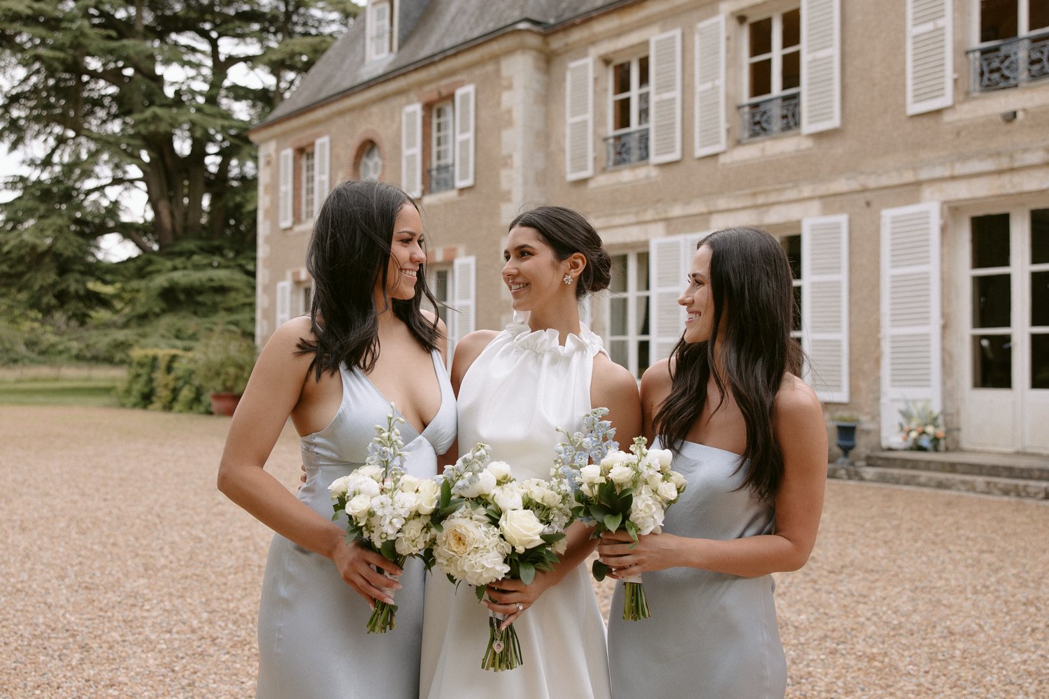 chateau wedding paris formal bridesmaids photograph bouquets