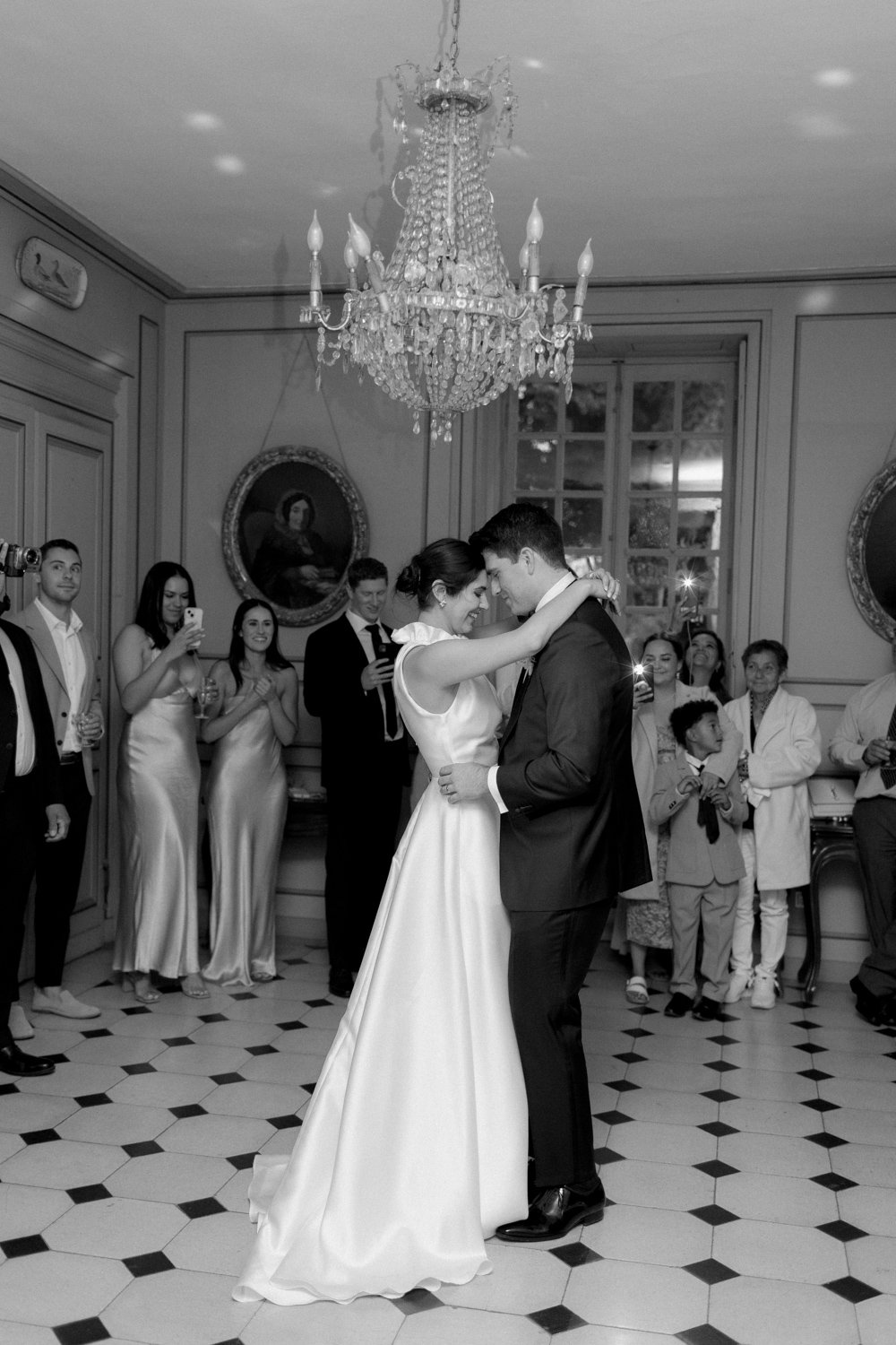 chateau wedding paris couple first dance party